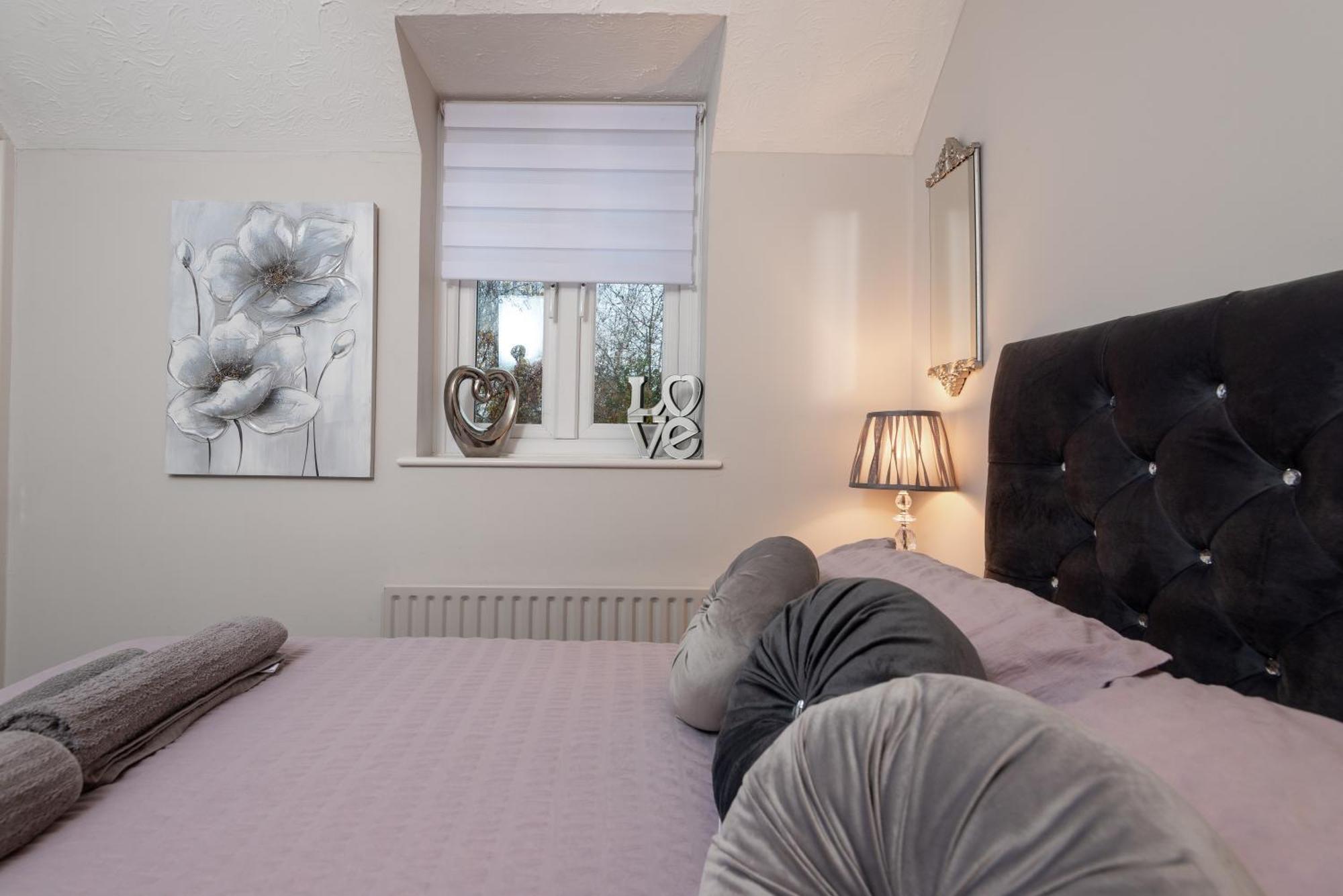 Worcester Fabulous Cherry Tree Mews Self Check In Dogs Welcome By Prior Arrangement , 2 Double Bedrooms ,Super Fast Wi-Fi, With Free Off Road Parking For 2 Vehicles Near Royal Hospital And Woodland Walks Extérieur photo