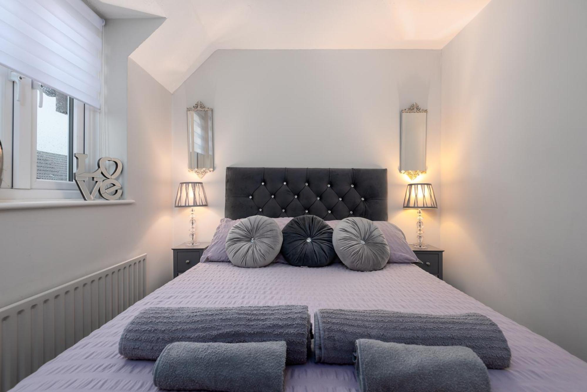 Worcester Fabulous Cherry Tree Mews Self Check In Dogs Welcome By Prior Arrangement , 2 Double Bedrooms ,Super Fast Wi-Fi, With Free Off Road Parking For 2 Vehicles Near Royal Hospital And Woodland Walks Extérieur photo