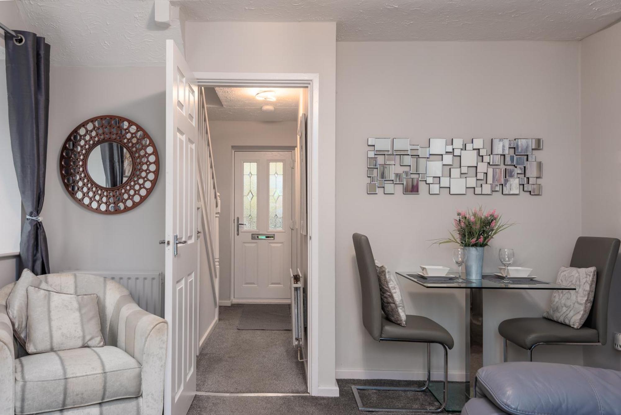 Worcester Fabulous Cherry Tree Mews Self Check In Dogs Welcome By Prior Arrangement , 2 Double Bedrooms ,Super Fast Wi-Fi, With Free Off Road Parking For 2 Vehicles Near Royal Hospital And Woodland Walks Extérieur photo