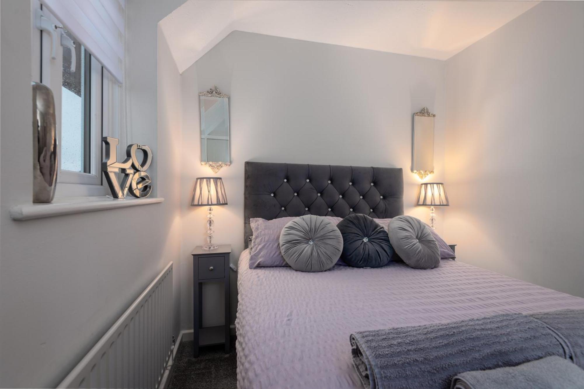 Worcester Fabulous Cherry Tree Mews Self Check In Dogs Welcome By Prior Arrangement , 2 Double Bedrooms ,Super Fast Wi-Fi, With Free Off Road Parking For 2 Vehicles Near Royal Hospital And Woodland Walks Extérieur photo