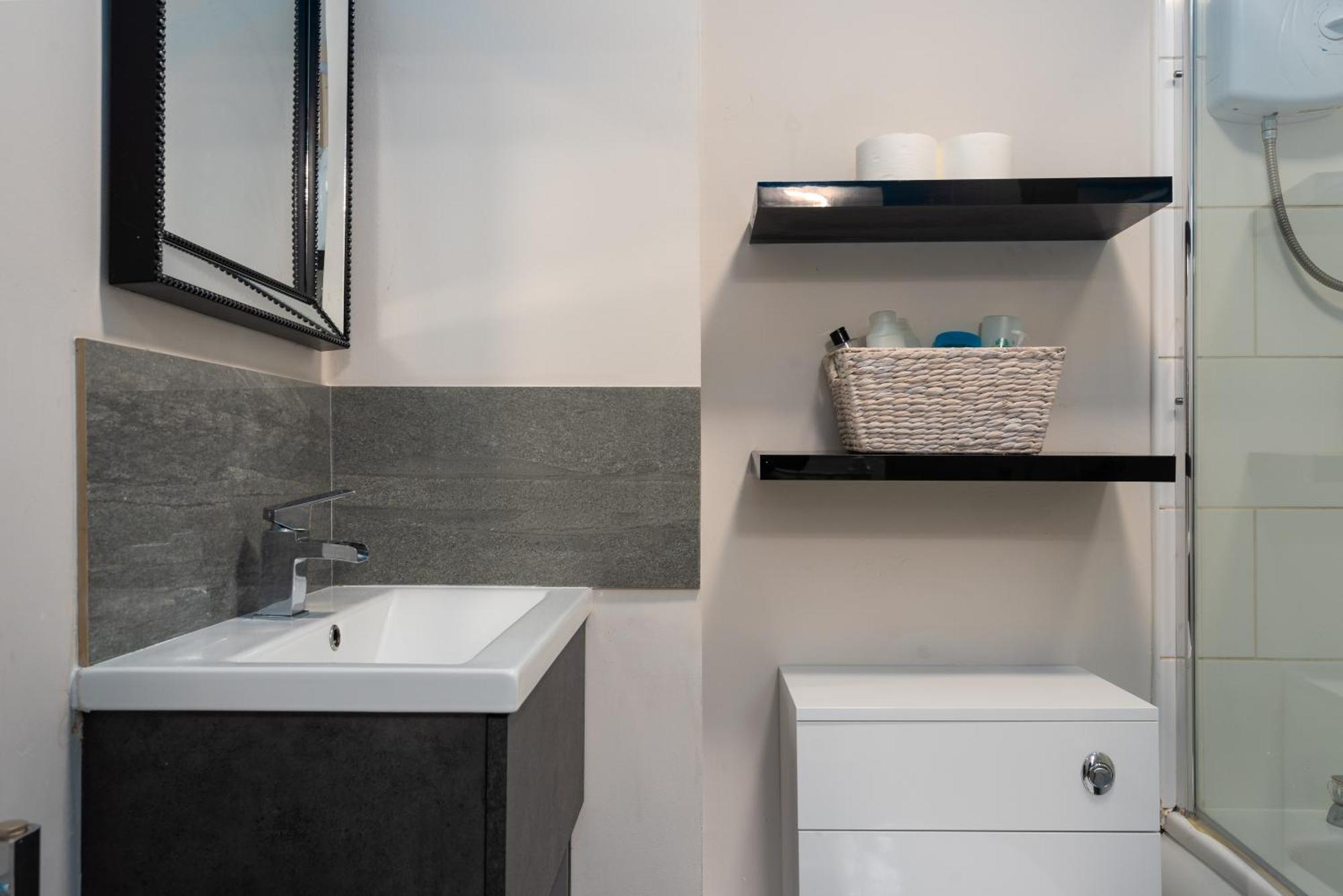 Worcester Fabulous Cherry Tree Mews Self Check In Dogs Welcome By Prior Arrangement , 2 Double Bedrooms ,Super Fast Wi-Fi, With Free Off Road Parking For 2 Vehicles Near Royal Hospital And Woodland Walks Extérieur photo